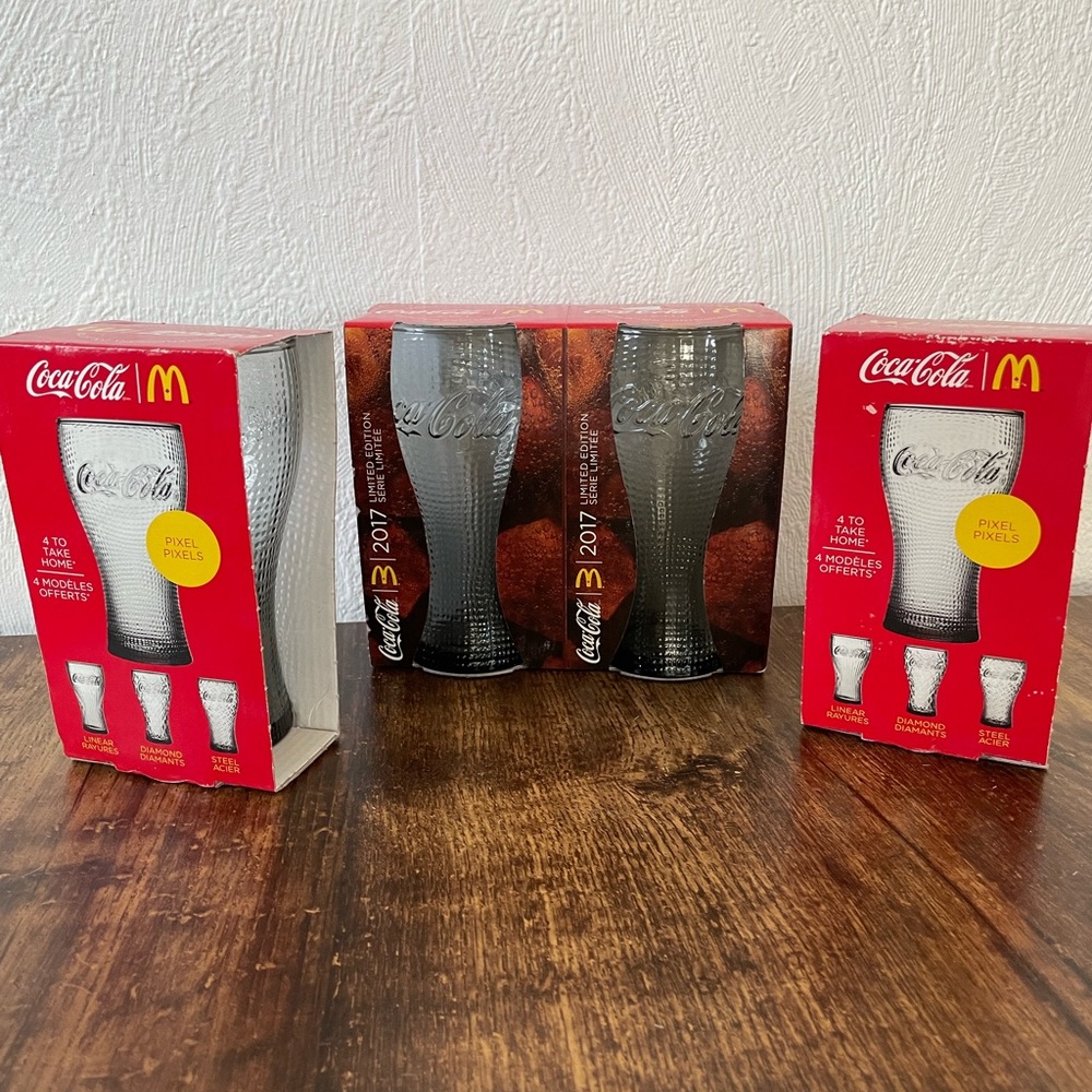 Coke 2017 pixel glasses coca cola edition collectable